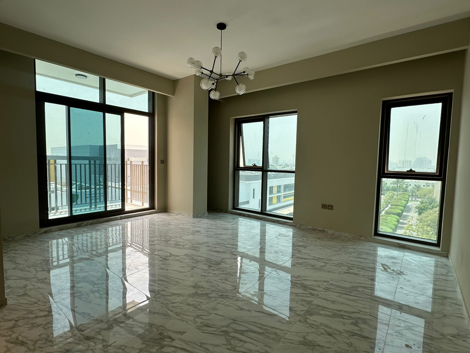 WhatsApp Image 2025-11-07 at 18.33.16 (1)