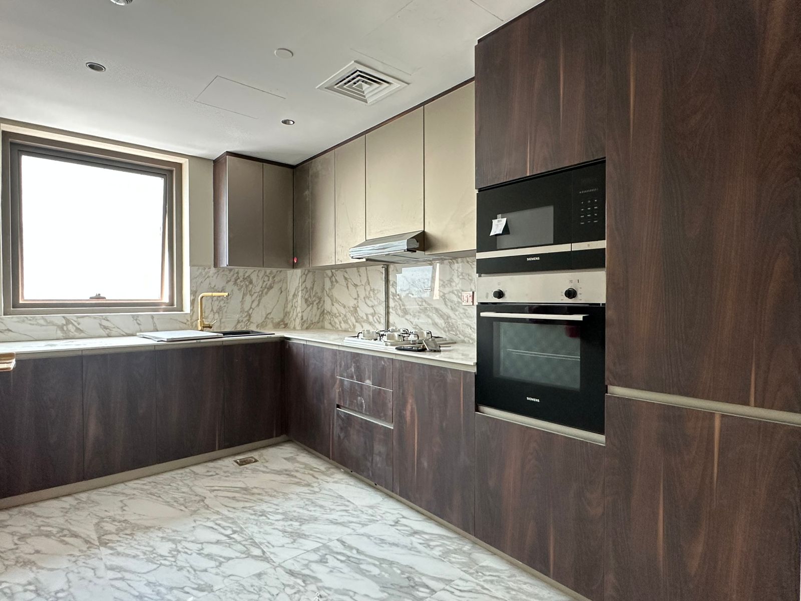 WhatsApp Image 2025-11-07 at 18.33.17 (2)