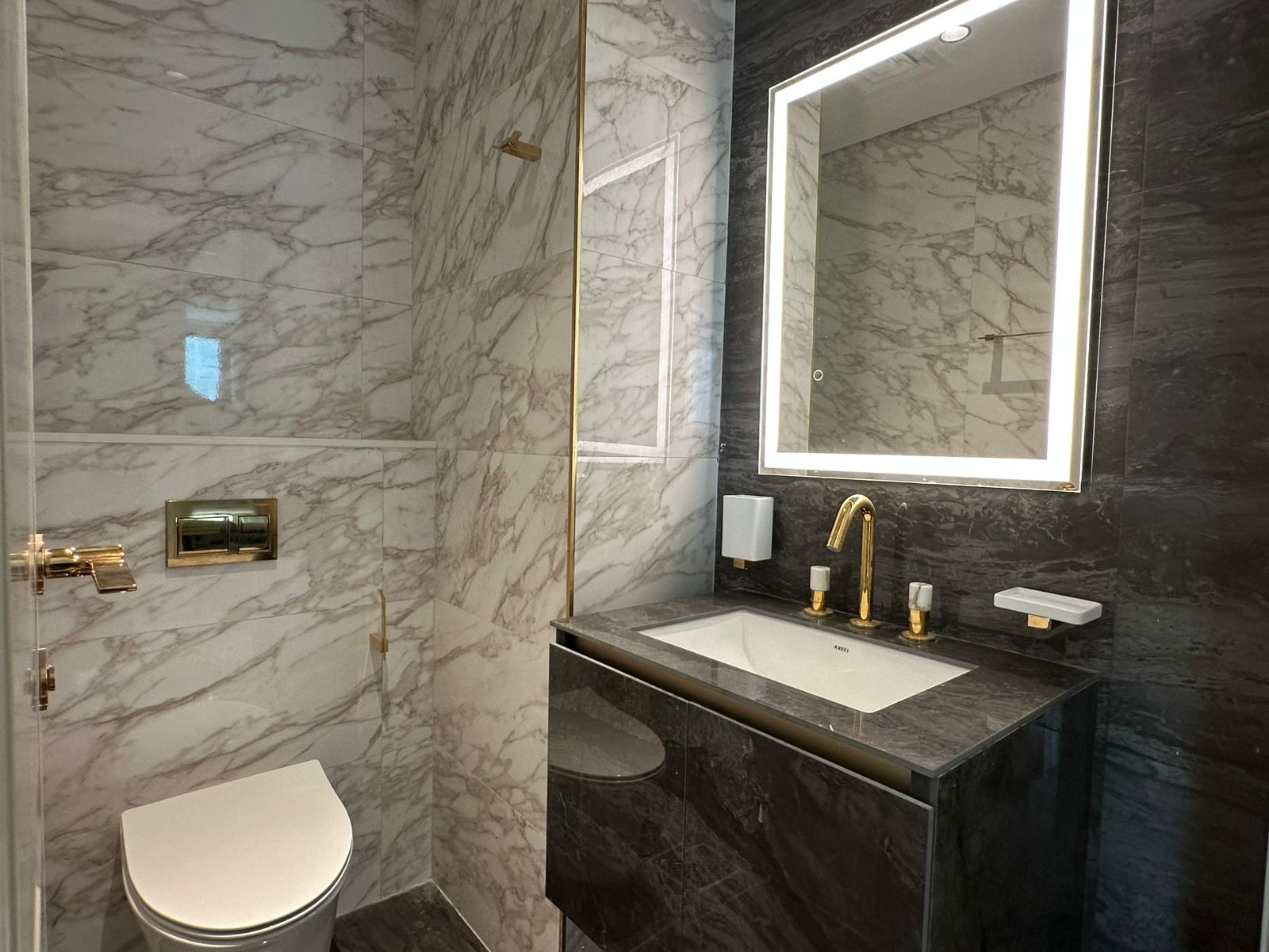 WhatsApp Image 2025-11-07 at 18.33.18